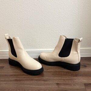 Old Navy Cream Chelsea Lug Booties with Black Elastic